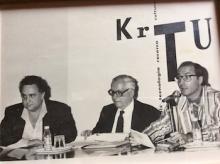 L'autor a l'acte d'obertura del KRTU, amb Jorge Wagensberg i el premi nobel de química Ilya Prigogine, el 29 d'octubre del 1990.