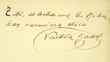 Dedicatòria de l'autor a Carles Riba, amb la inscripció "Tibi, dilectissime C. Riba, per carmina dico".